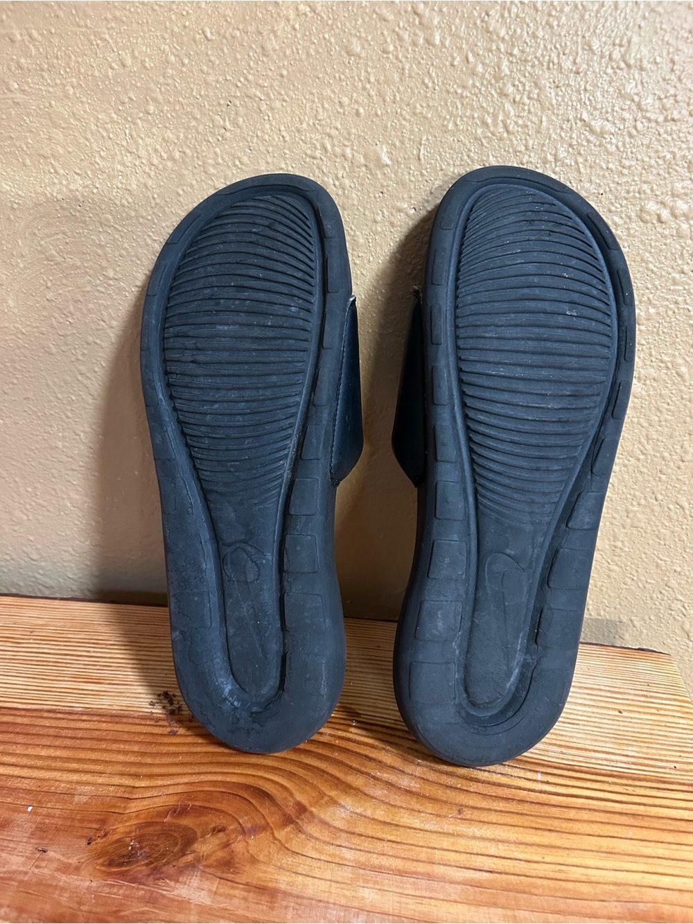 Nike Black Slide Sandals with White Swoosh - Picture 3 of 3